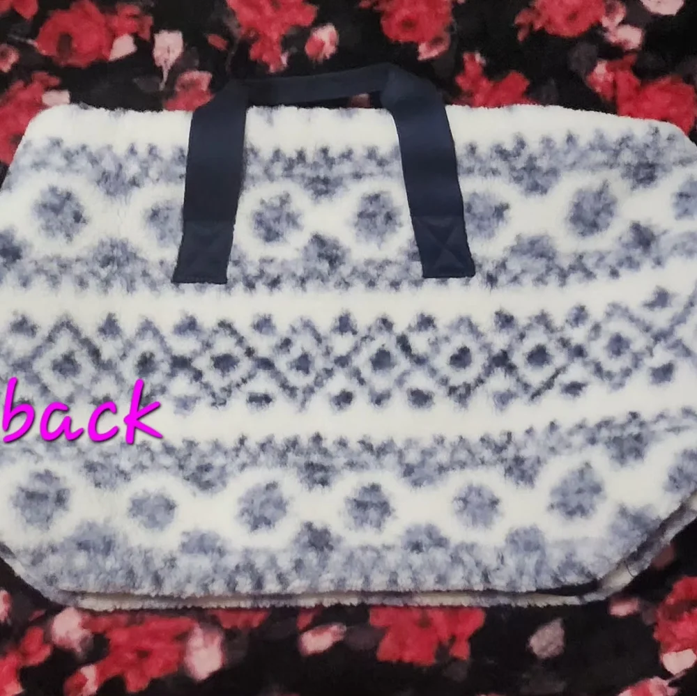 PINK VS Cozy Duffle NWT